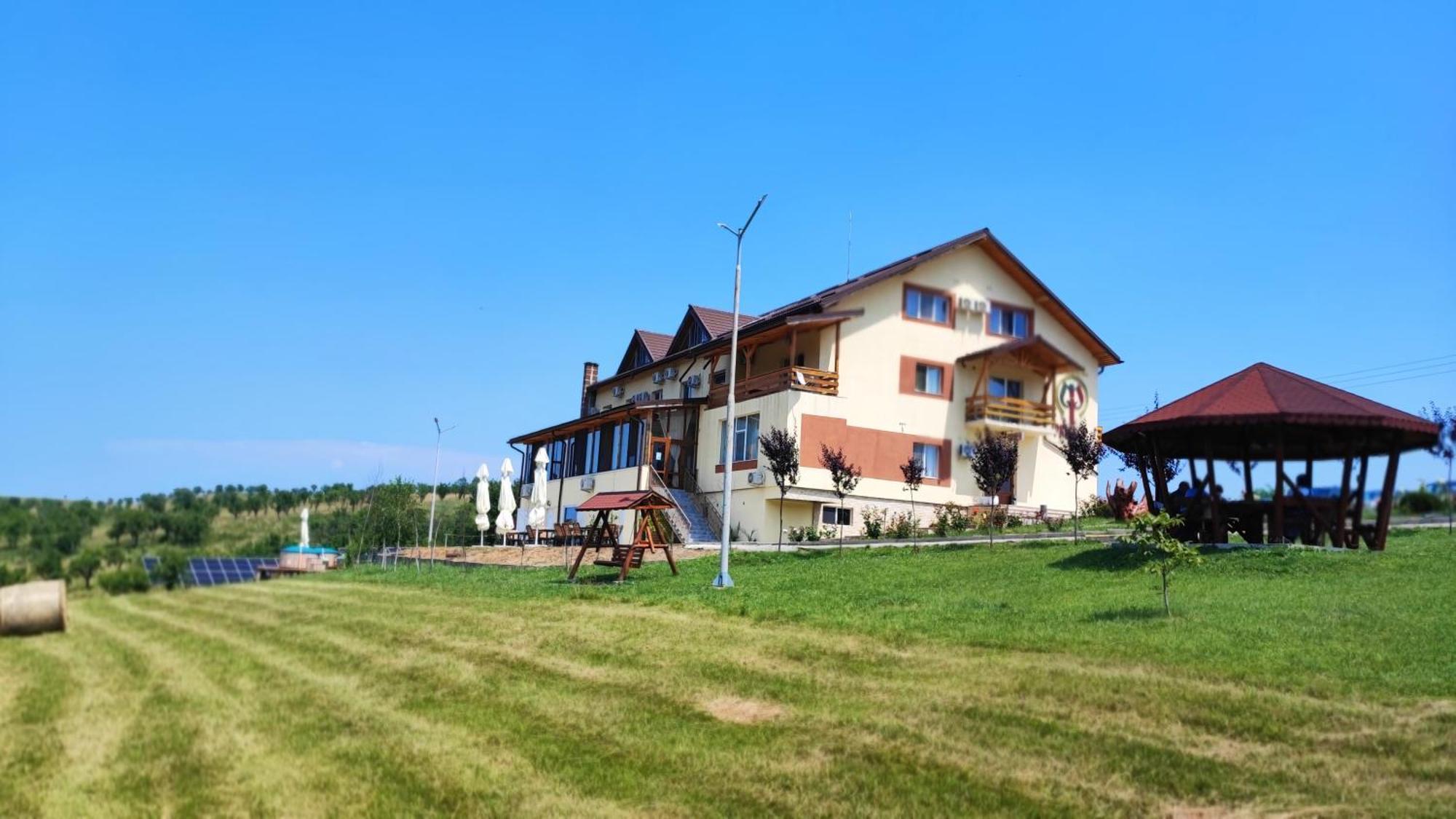 Motel Prislop Haţeg Екстериор снимка